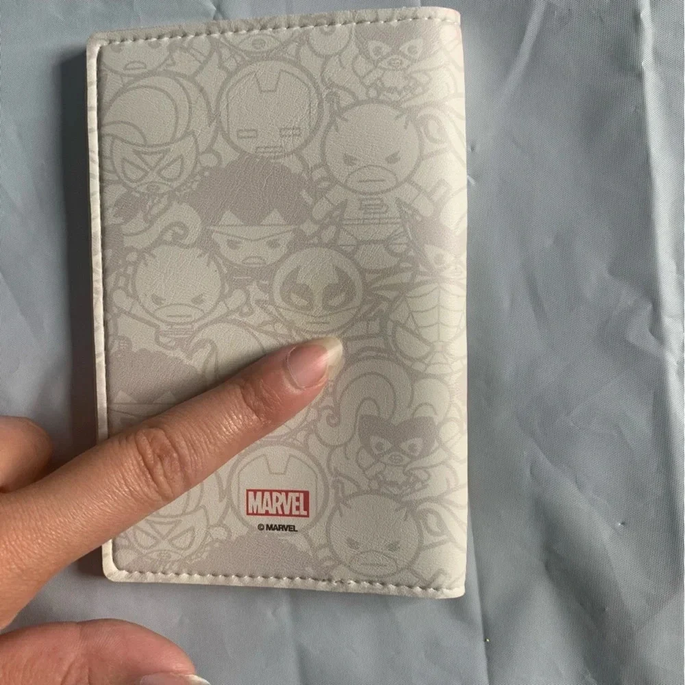 Marvel superhero  travel wallet - Picture 4 of 9